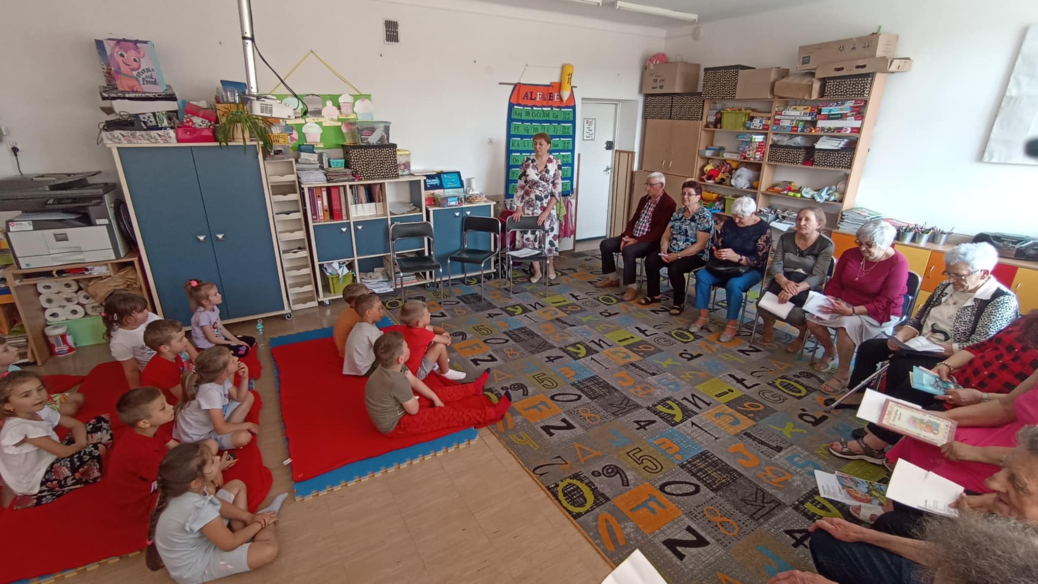 Wizyta Klubu Seniora w Przedszkolu z okazji Dnia Dziecka